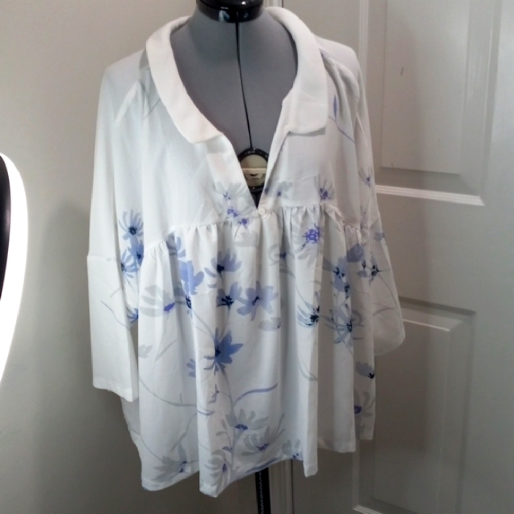 NWOT Just Fashion Now Spring Floral Top V Neck. Size Large - Picture 3 of 9